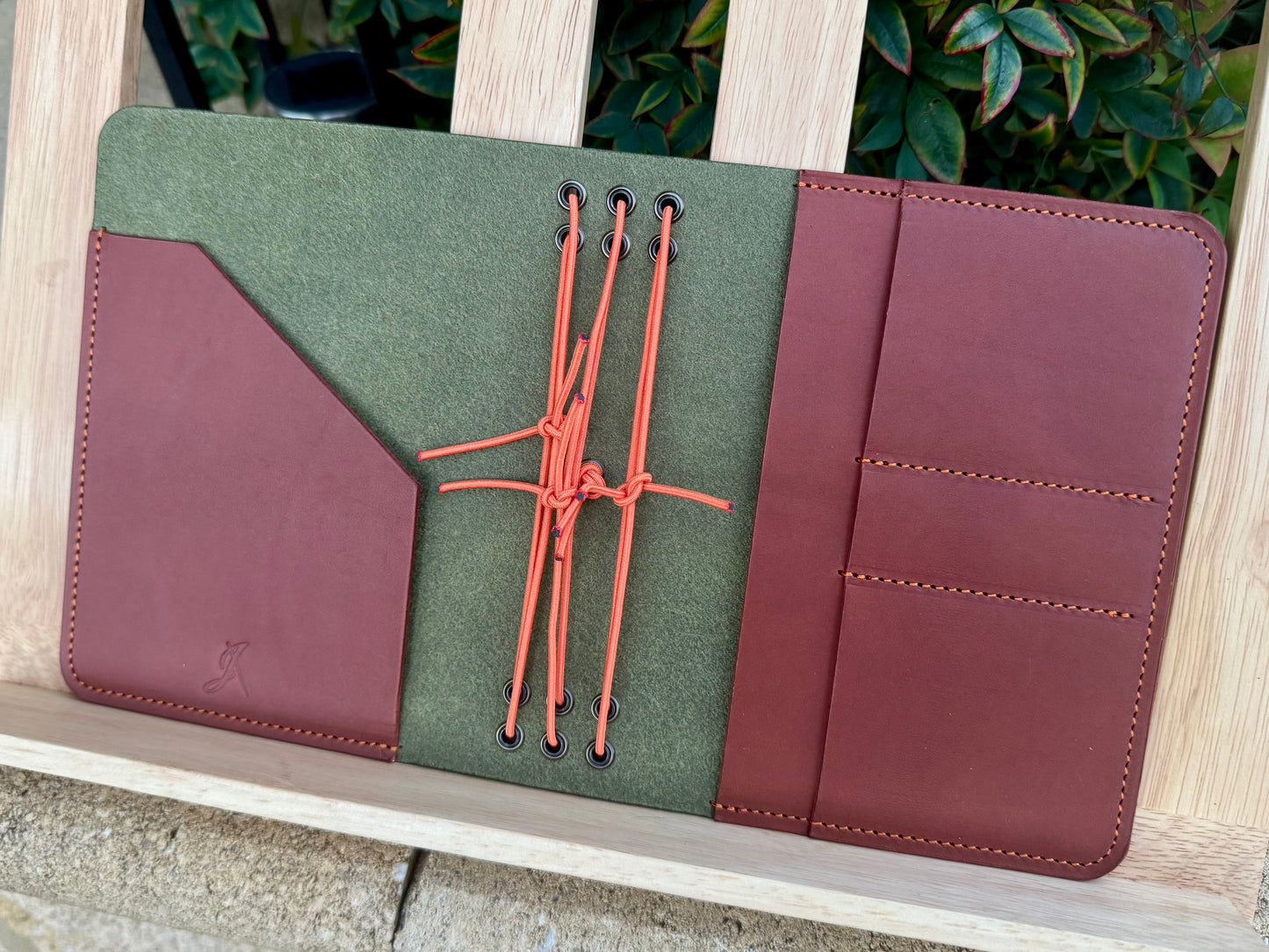 Capture Pocket Bifold (A6)