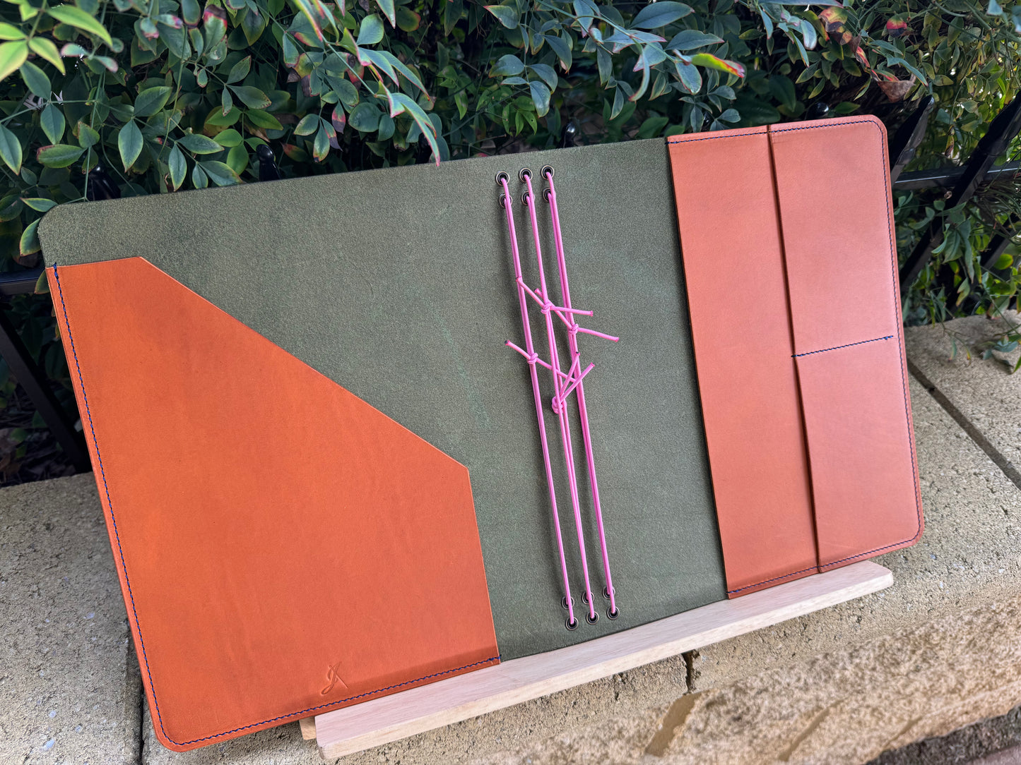 Extra Large Bifold Pocket