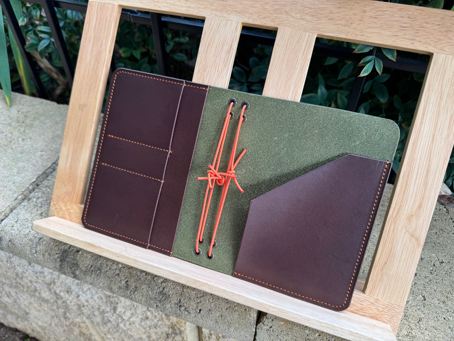Capture Pocket Bifold (A6)
