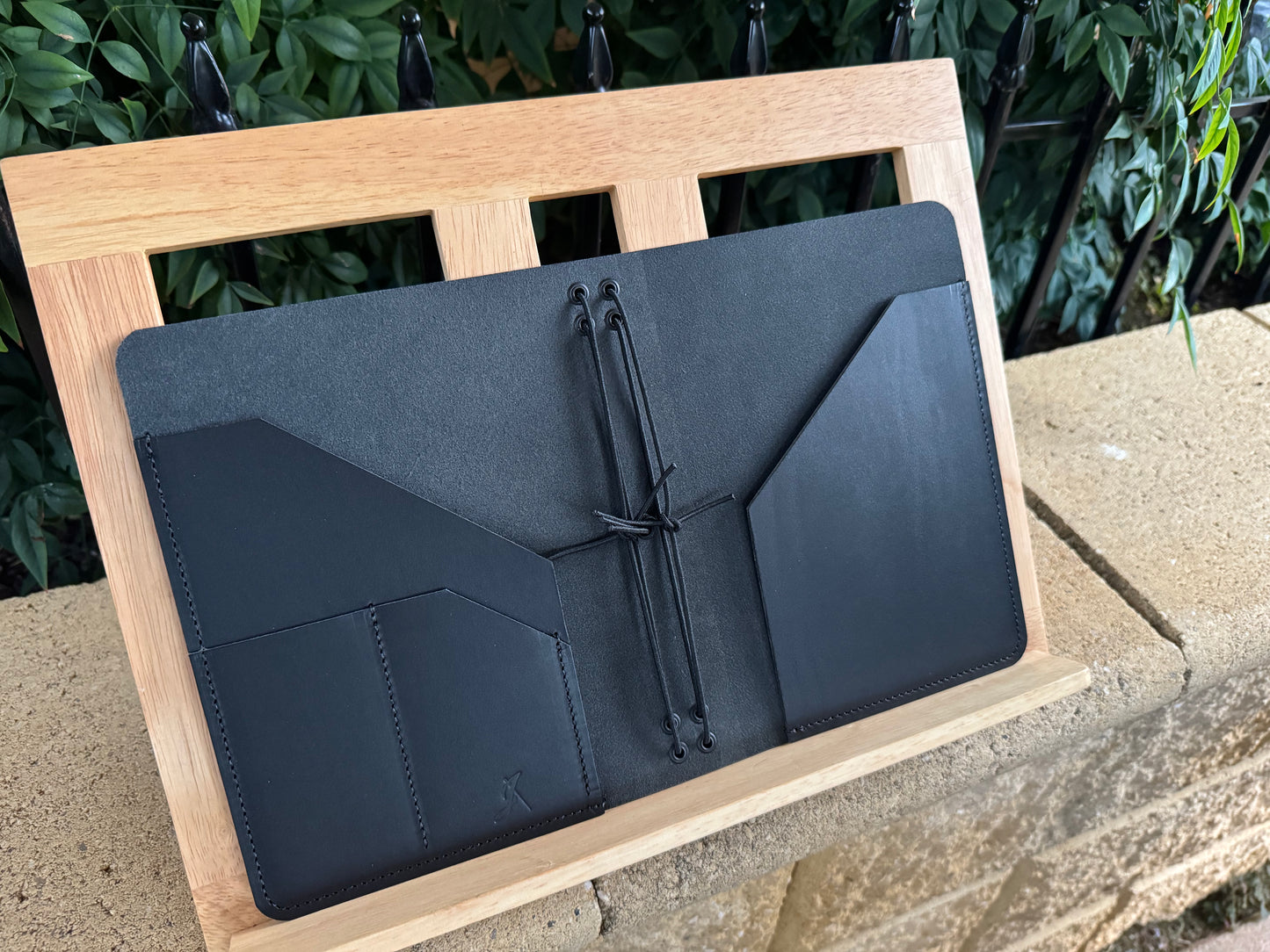 Commonplace Pocket Bifold (B6)